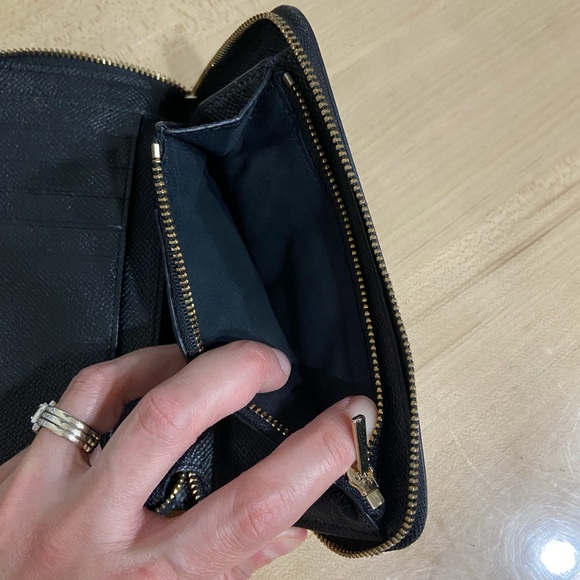 COACH Classic Black Leather Rectangular Wallet - Picture 5 of 7